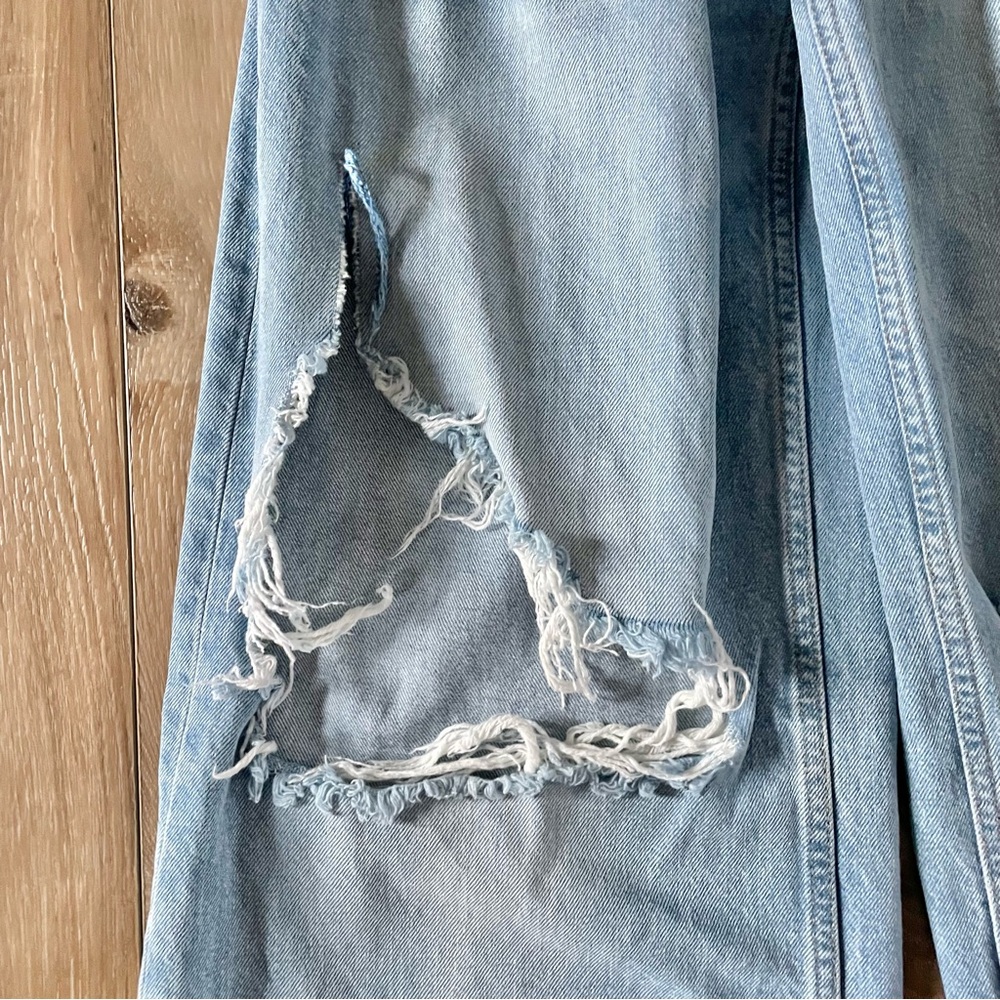 Urban Outfitters ๐บ BDG Baggy Skater Wide Leg Distressed Jeans - Picture 4 of 16